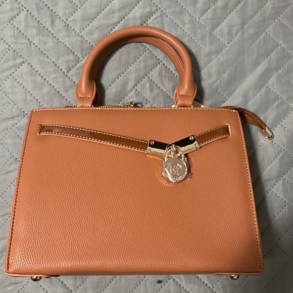 New 4 pockets leather gold Handbag . - Picture 6 of 11